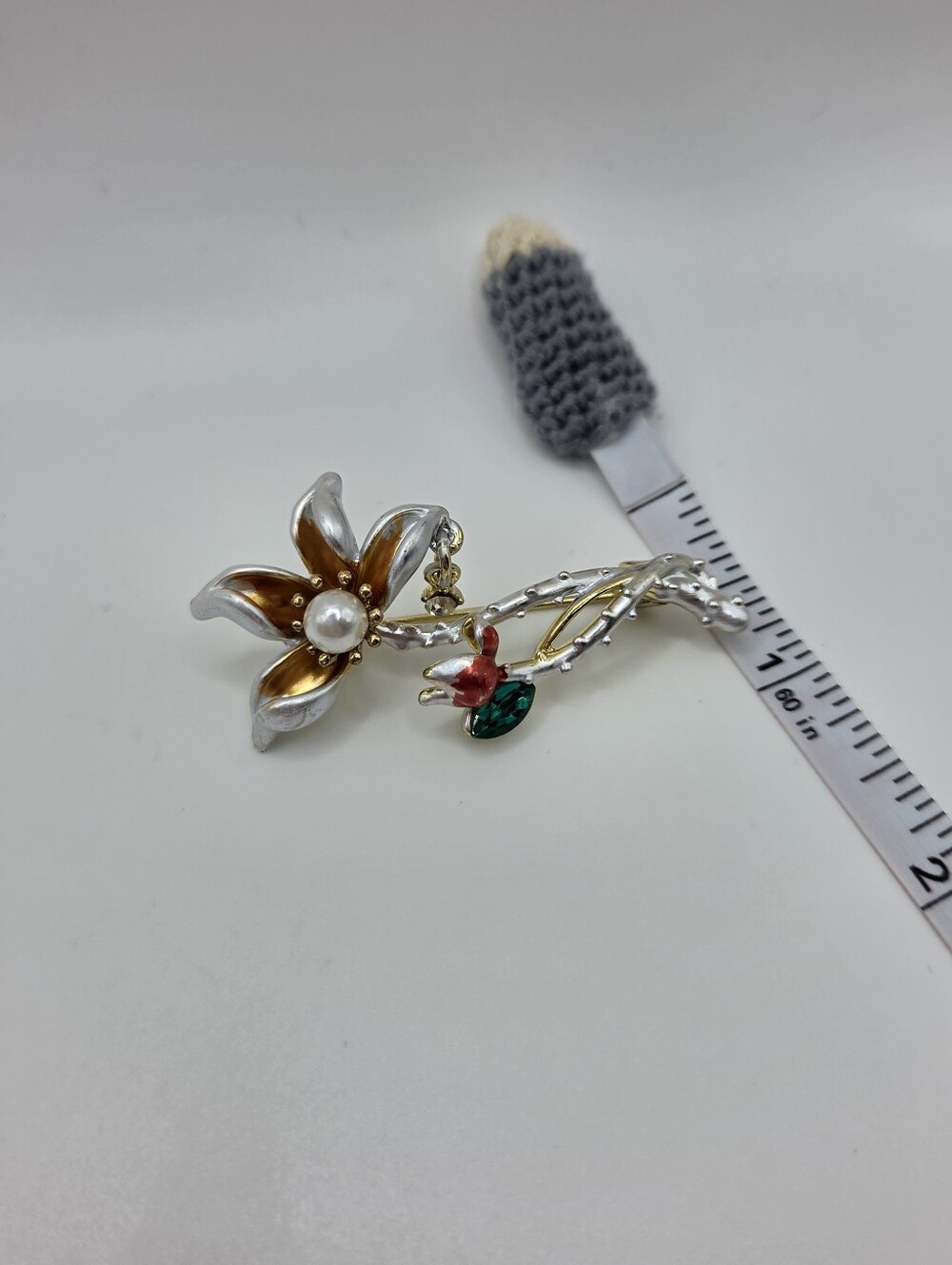 Red Lotus Flower Pearl Brooch Enamel Leaf Rhinestone Floral Pin New - Picture 3 of 5